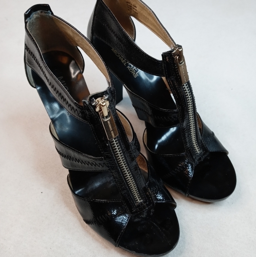 Michael Kors Black Patent Leather Zip Front 4" Hee